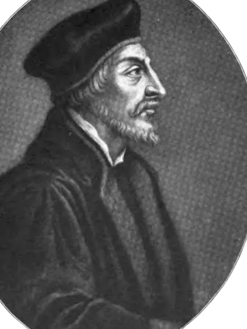Gravura de Jan Hus de perfil, com barrete escuro e barba.